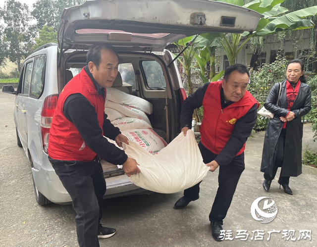 ??驛城區(qū)：多部門開展敬老活動 重陽節(jié)愛暖“夕陽”