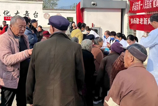情暖重陽，健康相伴——駐馬店市第一人民醫(yī)院開展重陽節(jié)健康義診活動