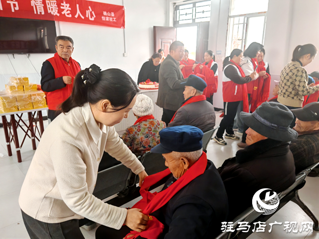 確山：志愿者重陽節(jié)慰問敬老院 溫情陪伴暖人心