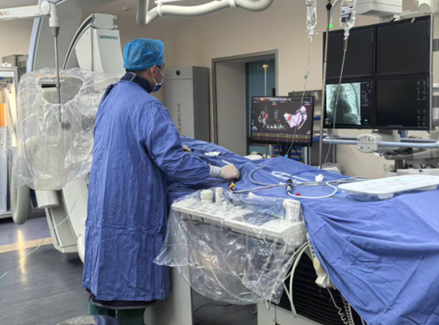 駐馬店市第一人民醫(yī)院成功實(shí)施射頻消融術(shù)，為房顫患者帶來“心”希望