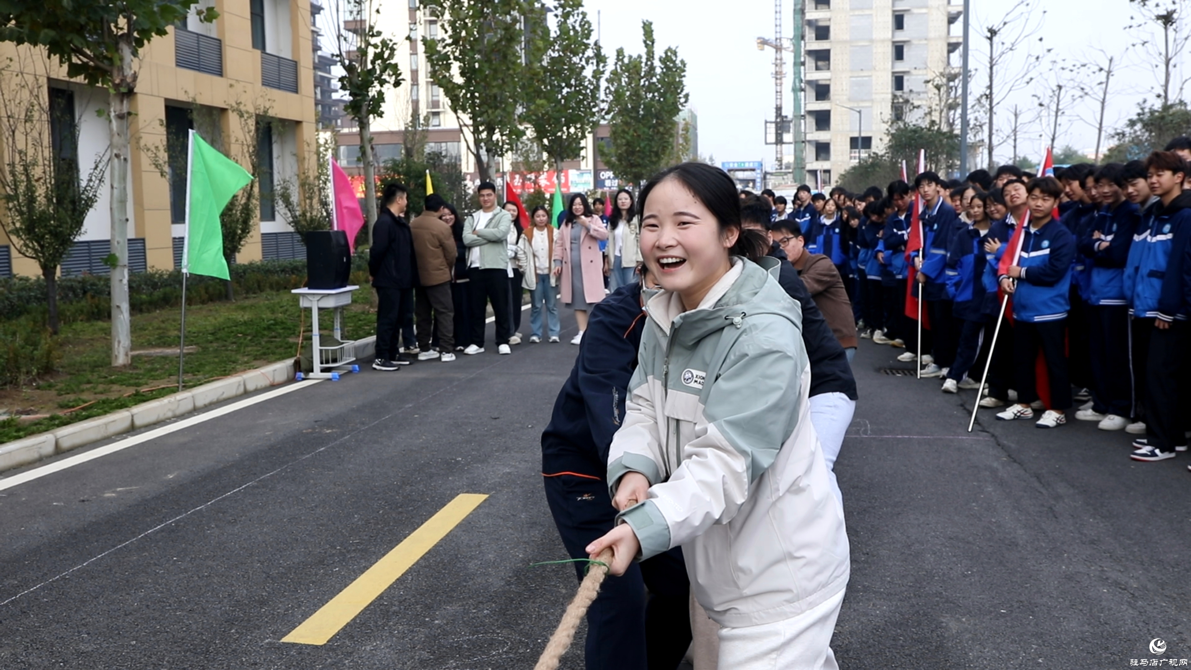 正陽縣技工學(xué)校：師生同樂慶重陽 凝心聚力展風(fēng)采