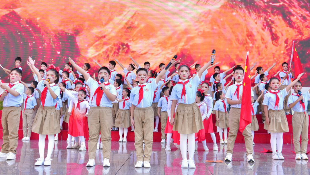  童聲誦經(jīng)典 雅韻潤心田——駐馬店實(shí)驗(yàn)小學(xué)舉辦“經(jīng)典誦讀”比賽