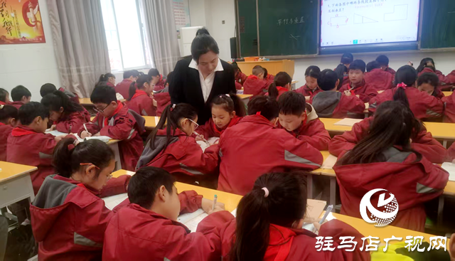 何國(guó)用:數(shù)載耕耘育桃李 初心如磐鑄師魂