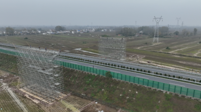 國網(wǎng)駐馬店供電公司:高效實施跨越施工 助推重點工程建設