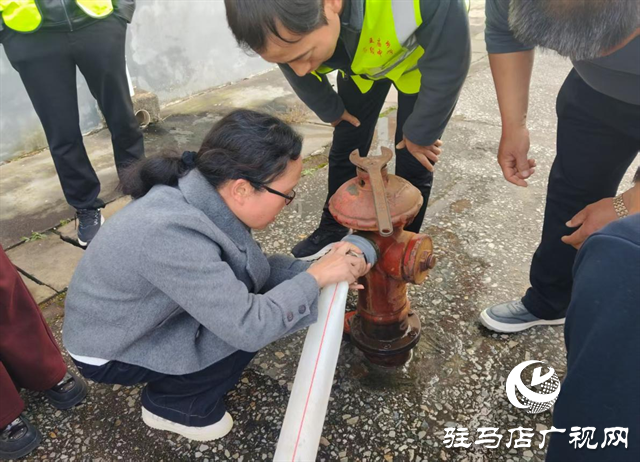  關(guān)王廟中學(xué)消防栓使用培訓(xùn)活動(dòng)