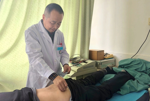 錦旗熠熠映初心 妙手仁心解沉疴&mdash;&mdash;駐馬店市第二中醫(yī)院疼痛一科雙醫(yī)協(xié)作 助患者擺脫重度腰腿痛困擾