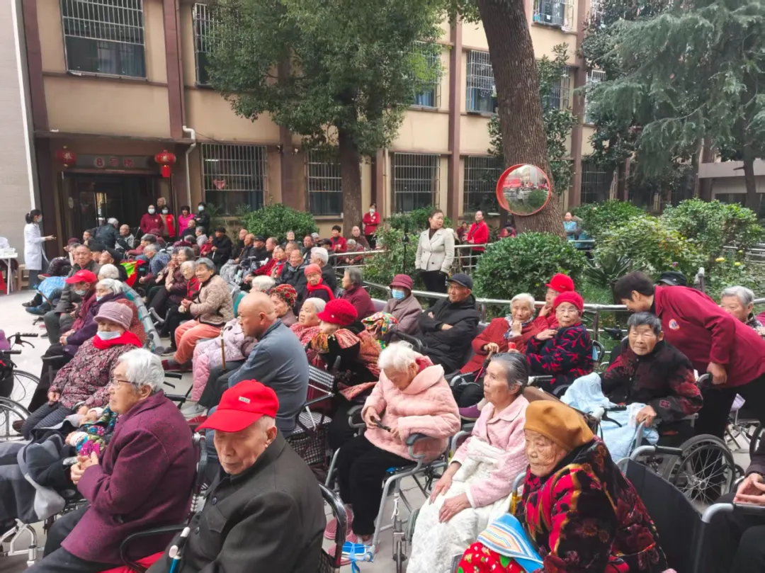 【惠民演出】群星耀基層 藝路惠民生2025駐馬店市文化惠民下基層文藝演出走進健康路中段社區(qū)金福園養(yǎng)老院