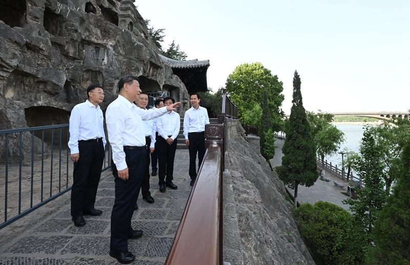 習(xí)近平在河南考察時(shí)強(qiáng)調(diào)：堅(jiān)定信心推動(dòng)高質(zhì)量發(fā)展高效能治理 奮力譜寫中原大地推進(jìn)中國式現(xiàn)代化新篇章