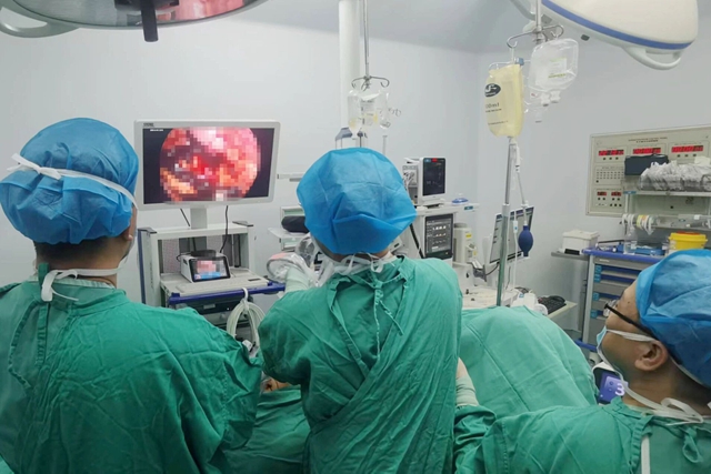 首例突破！駐馬店市中心醫(yī)院成功實(shí)施高難度全腹腔鏡下左腎腫瘤合并下腔靜脈Ⅱ級(jí)癌栓術(shù)