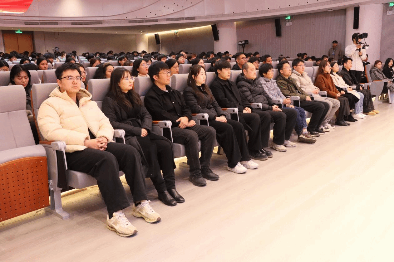 駐馬店職業(yè)技術(shù)學(xué)院信息工程學(xué)院舉行“文明信工”表彰大會