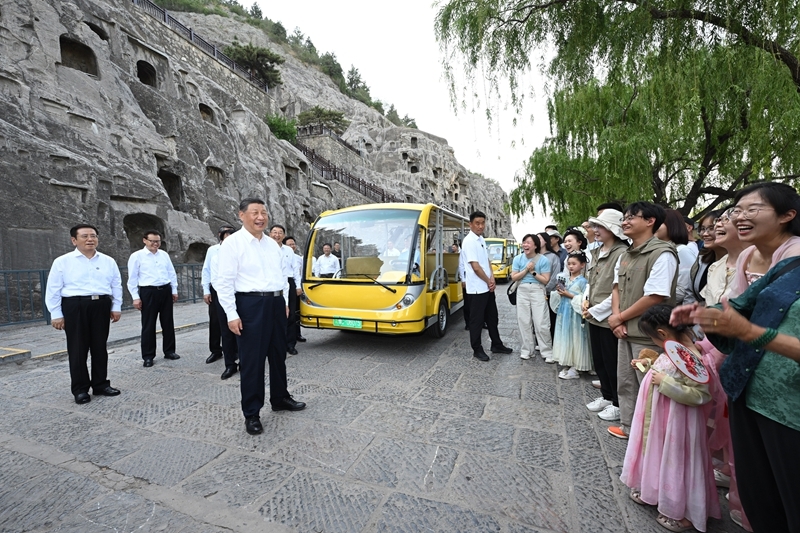 習(xí)近平在河南考察時(shí)強(qiáng)調(diào)：堅(jiān)定信心推動(dòng)高質(zhì)量發(fā)展高效能治理 奮力譜寫中原大地推進(jìn)中國式現(xiàn)代化新篇章