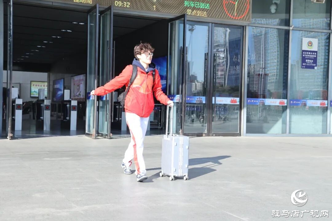 全運(yùn)冠軍載譽(yù)歸 家鄉(xiāng)正陽迎英雄