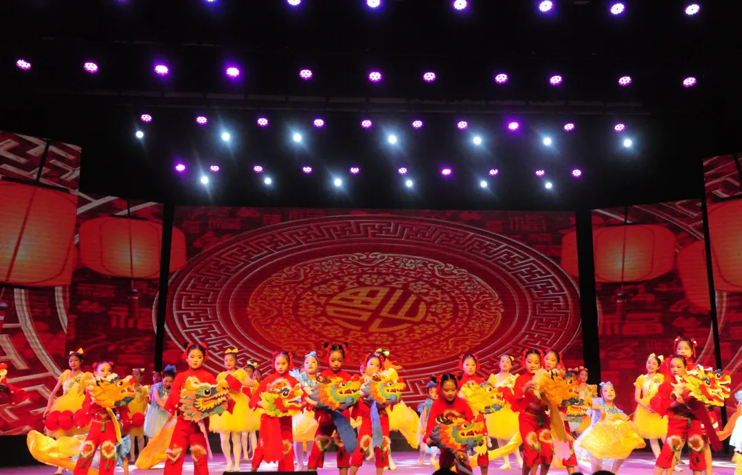 馬踏新春?星耀天中一一駐馬店市第八屆少兒春節(jié)文藝晚會開啟招募