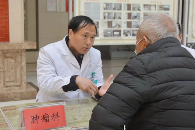 &ldquo;聚焦織網(wǎng) 同質(zhì)發(fā)展&rdquo;駐馬店市中心醫(yī)院醫(yī)聯(lián)體專家團(tuán)走進(jìn)西平縣中醫(yī)院