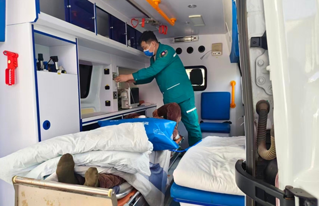駐馬店市第一人民醫(yī)院推出&ldquo;診療+轉(zhuǎn)運&rdquo;閉環(huán)服務(wù)，暖心護(hù)送患者到家