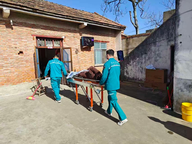 駐馬店市第一人民醫(yī)院推出&ldquo;診療+轉(zhuǎn)運&rdquo;閉環(huán)服務(wù)，暖心護(hù)送患者到家