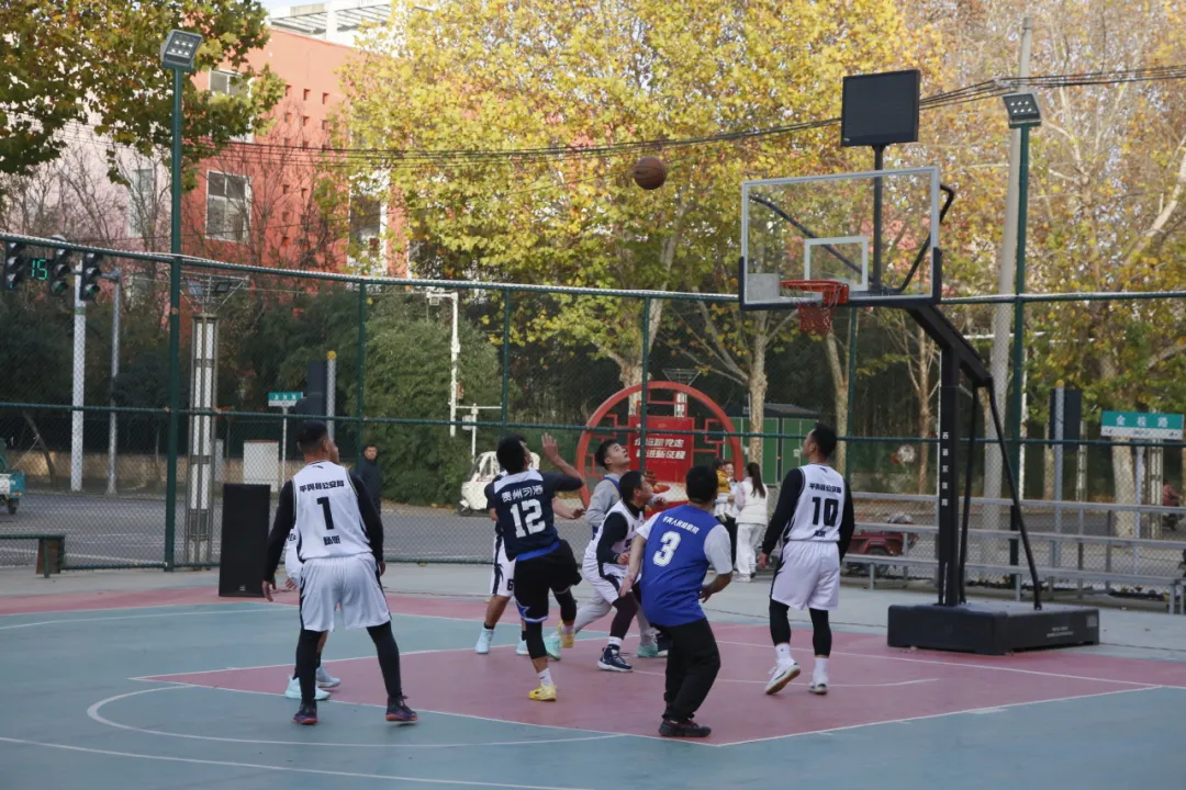 燃競技烽火 鑄政法鐵軍——平輿縣人民檢察院聯(lián)合平輿縣公安局舉行籃球友誼賽