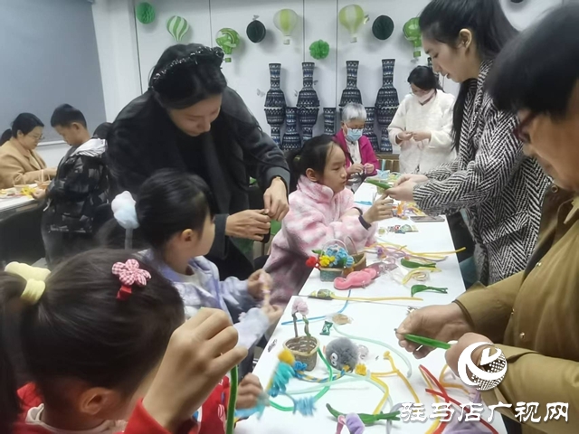 親子手工課堂開課 巧手繪心點綴冬日生活