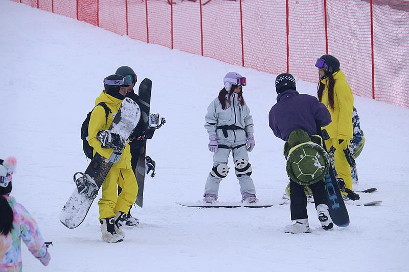 連休9天！多地官宣“雪假” 網(wǎng)友：實(shí)名制羨慕