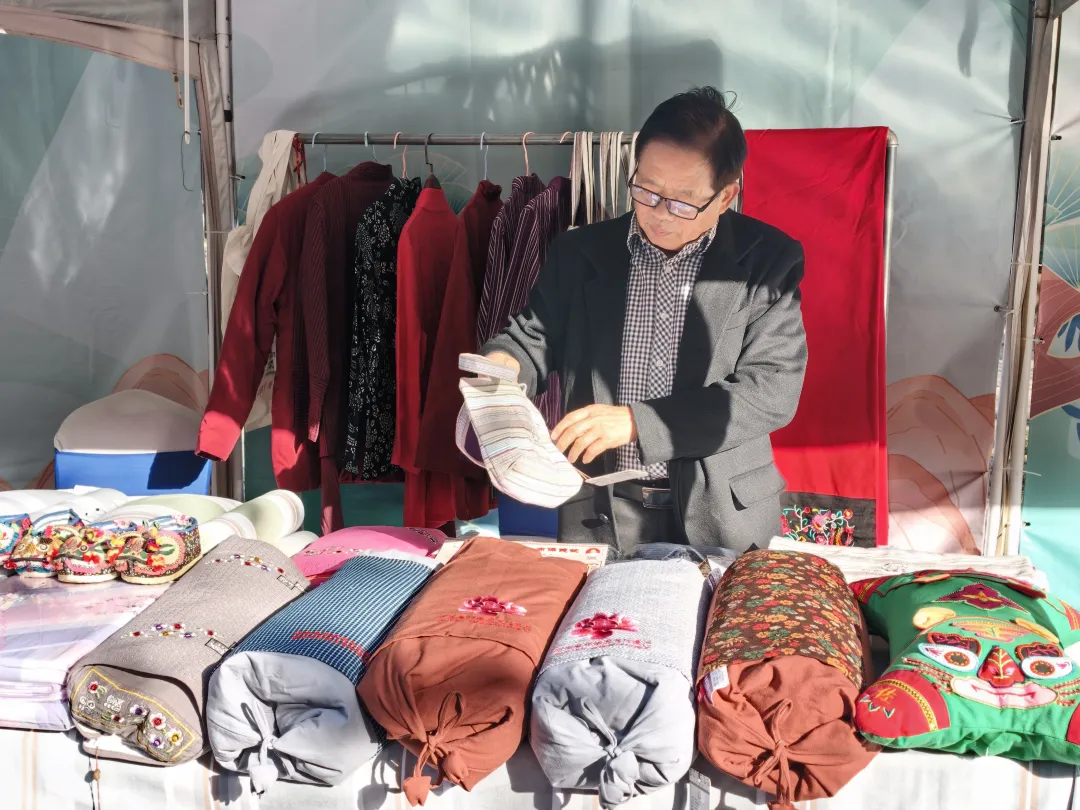 【活動資訊】非遺匠心綻芳華 土布傳韻展新姿|上蔡劉氏純樸老土布亮相2025河南省“鄉(xiāng)村好物展”