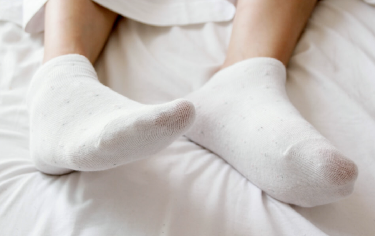為什么醫(yī)生勸你冬天穿襪子睡覺(jué)？這些好處讓人意想不到