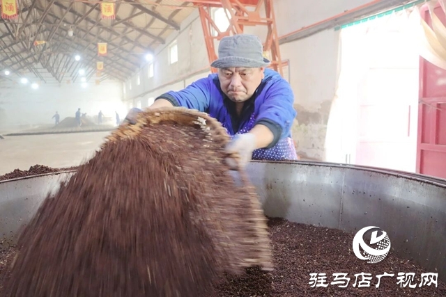 蔡洪坊酒業(yè)舉辦老員工回廠交流活動(dòng) 共話企業(yè)發(fā)展新篇