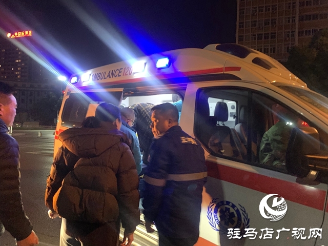 駐馬店開發(fā)區(qū)天中救援隊員深夜救助受傷市民 彰顯人道精神