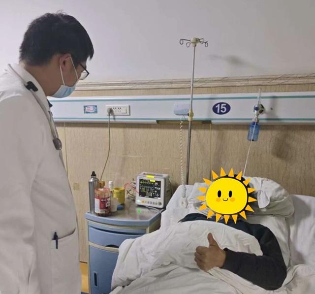 &ldquo;謝謝大家，我不會(huì)沒(méi)有爸爸了！&rdquo; 駐馬店市第一人民醫(yī)院多學(xué)科救治重癥&ldquo;白肺&rdquo;患者