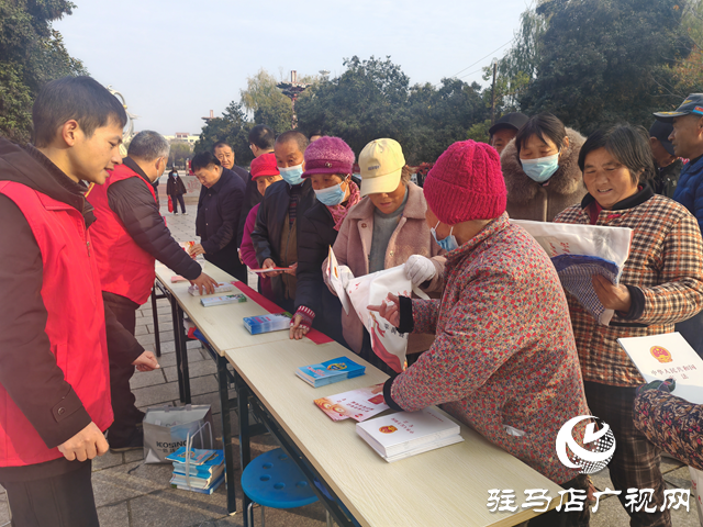 平輿縣舉辦國家憲法日集中宣傳活動(dòng) 法治精神浸潤民心