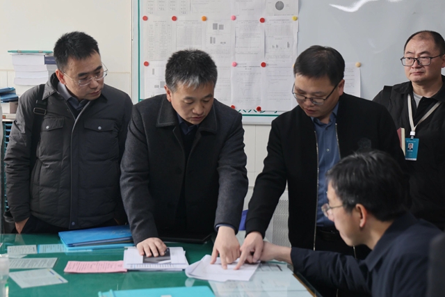 信陽(yáng)市中心醫(yī)院到駐馬店市中心醫(yī)院參觀交流