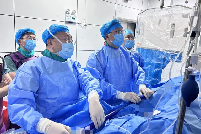 胸廓畸形致心臟&ldquo;躺平&rdquo;十年，多學(xué)科團(tuán)隊(duì)精準(zhǔn)消融解除&ldquo;心頭慌&rdquo;