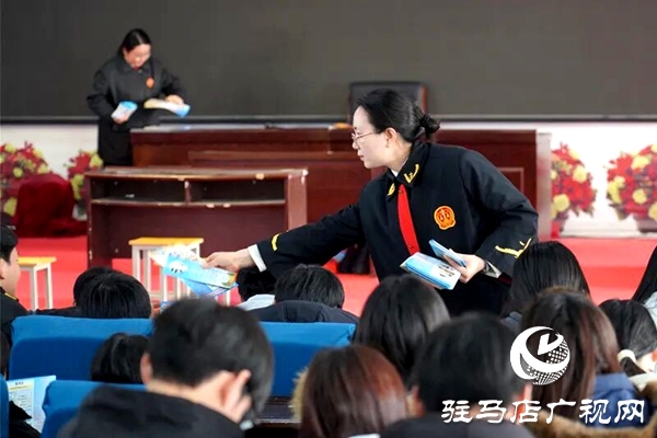 平輿縣人民法院將庭審&ldquo;搬&rdquo;到了平輿縣中等職業(yè)學(xué)校：一場直擊心靈的校園巡回審判