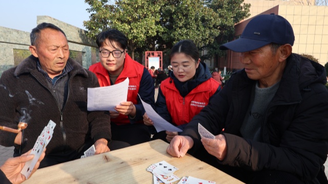 國(guó)網(wǎng)泌陽(yáng)縣供電公司開(kāi)展老年人防范詐騙知識(shí)宣傳活動(dòng)