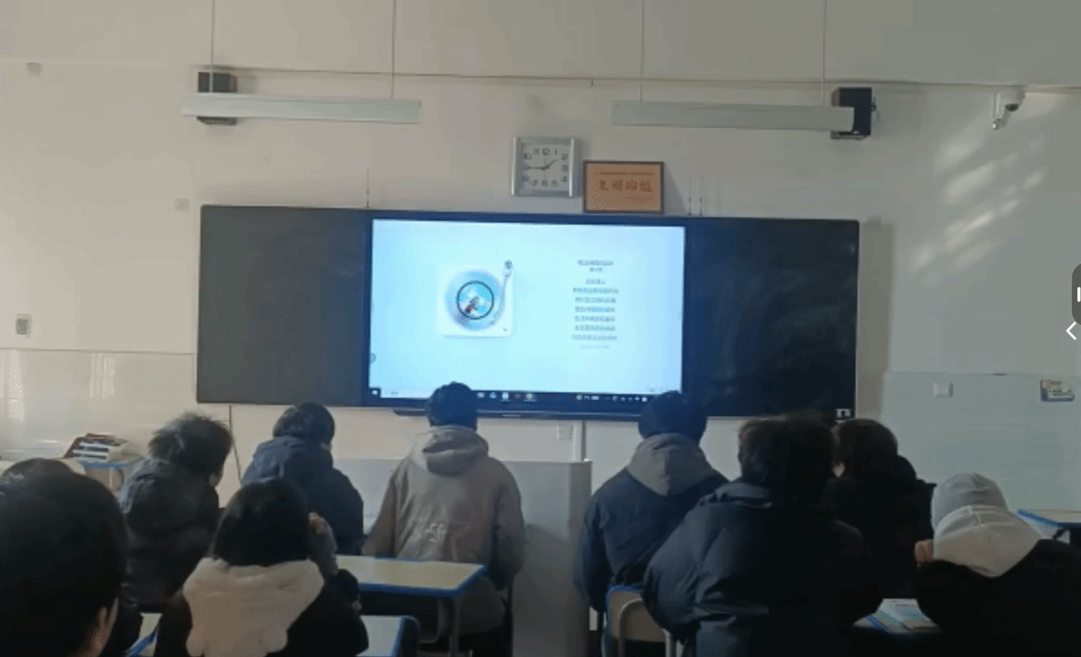  弘揚(yáng)法治精神 筑牢育人根基——駐馬店職業(yè)技術(shù)學(xué)院信息工程學(xué)院開展“憲法宣傳周”系列教育活動(dòng)