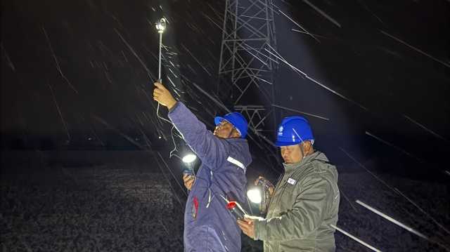 國網(wǎng)泌陽縣供電公司:踏雪巡線護光明 寒夜堅守暖萬家