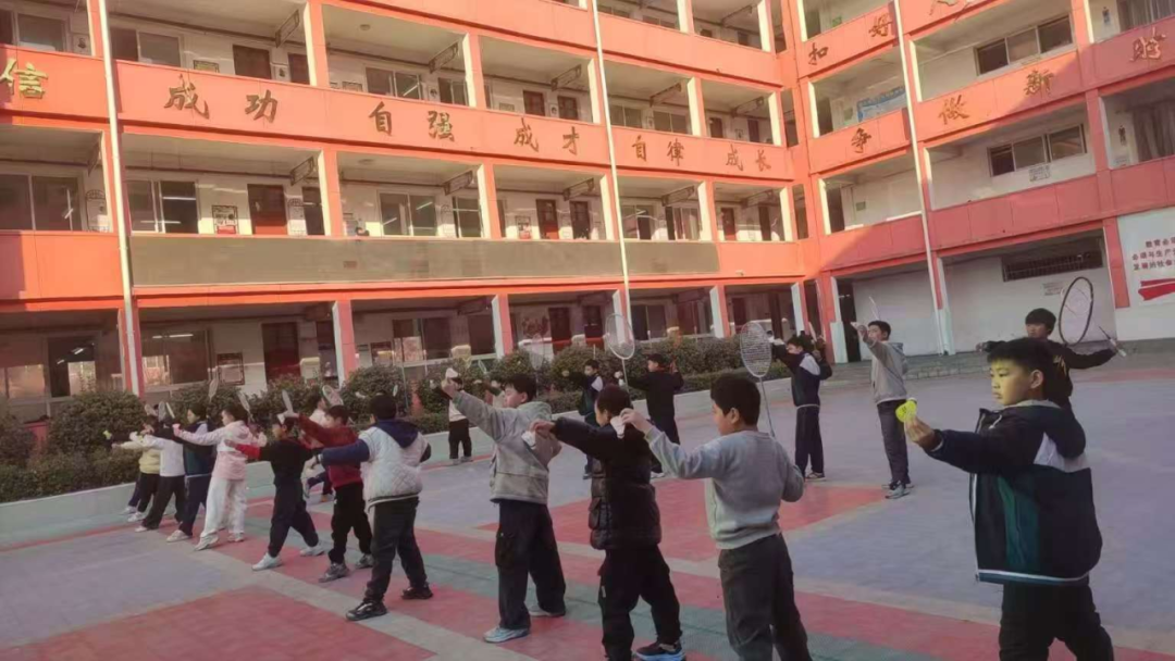 平輿縣第一小學(xué)2025-2026學(xué)年度上學(xué)期社團(tuán)活動(dòng)剪影