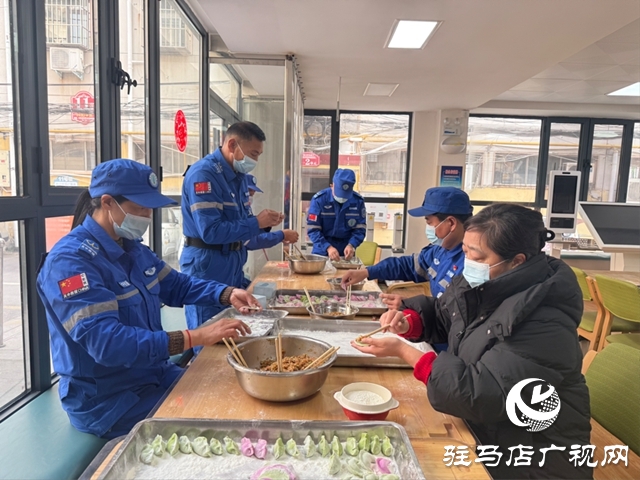 情滿冬至 天中救援隊慰問敬老院老人