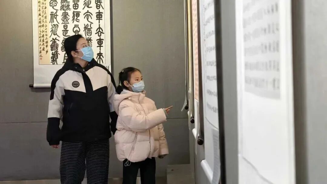 筆耕終有獲！“相期與來(lái)”駐馬店職工書(shū)法展開(kāi)幕，墨香里藏著匠心與熱愛(ài)