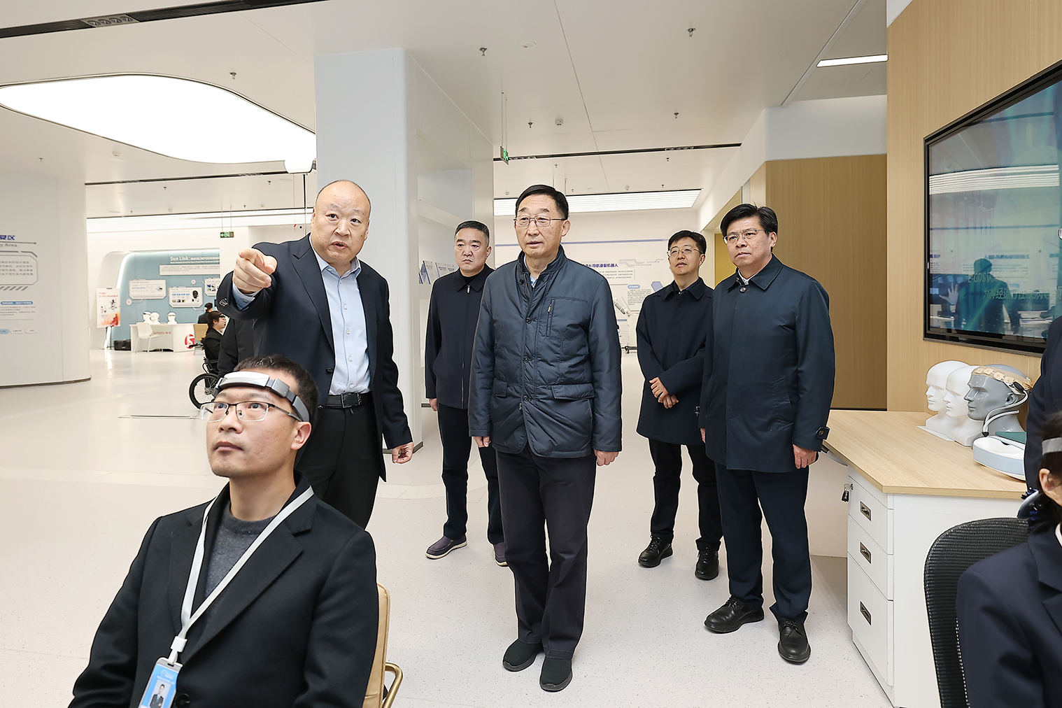 劉寧到安陽龍安區(qū)文峰區(qū)內黃縣檢查指導工作時強調:強化科技創(chuàng)新推動產業(yè)轉型升級 打造精品旅游線路知名文化地標