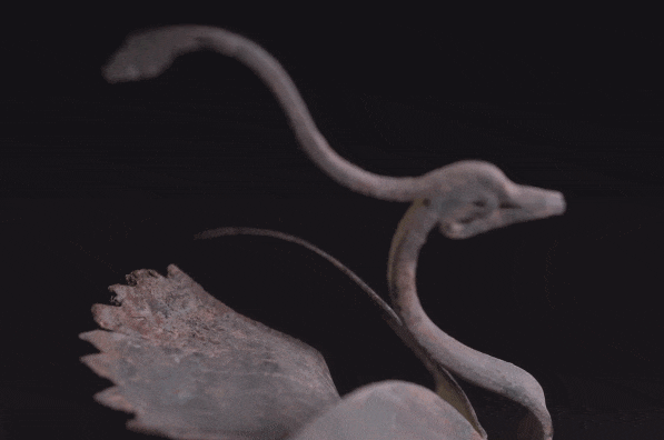 文博日歷丨如何用青銅做出輕盈感？古人用幾根線說明白了