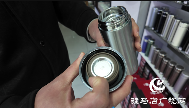 保溫杯到底怎么選才能避免熱水變&ldquo;毒水&rdquo;