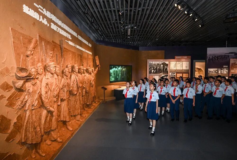 加快建設(shè)文化強(qiáng)國(guó)