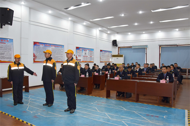  駐馬店車務(wù)段2025年標(biāo)準(zhǔn)化規(guī)范化現(xiàn)場會(huì)提士氣鼓干勁