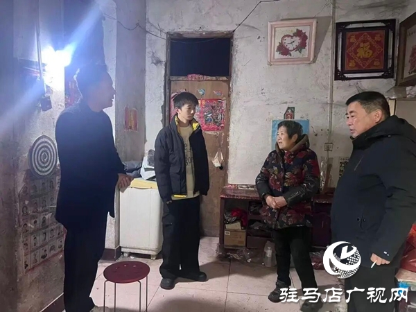 河南省平輿縣中等職業(yè)學(xué)校學(xué)校開(kāi)展獻(xiàn)愛(ài)心送溫暖活動(dòng)