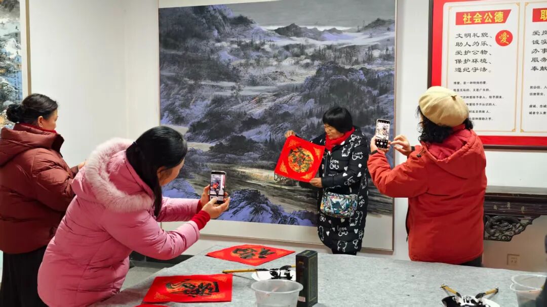 【展訊】今日開展！ “筆啟新程?紙繪華年”2026年駐馬店市迎元旦書畫作品展邀您參觀！