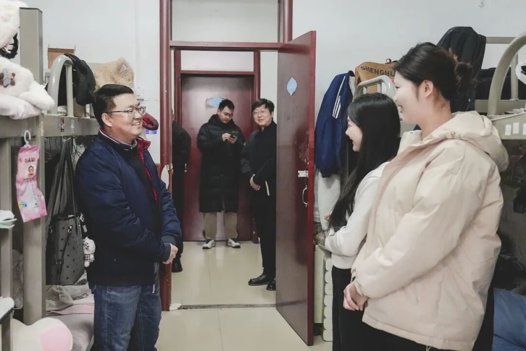  新年伊始 暖意融融——駐馬店幼兒師范高等?？茖W(xué)校開展校園安全專項(xiàng)檢查暨留校學(xué)生慰問活動(dòng)