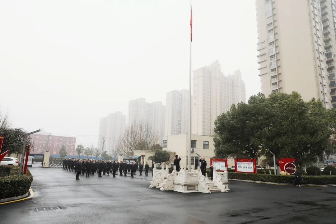 驛城區(qū)檢察院舉行2026年首次升國旗儀式
