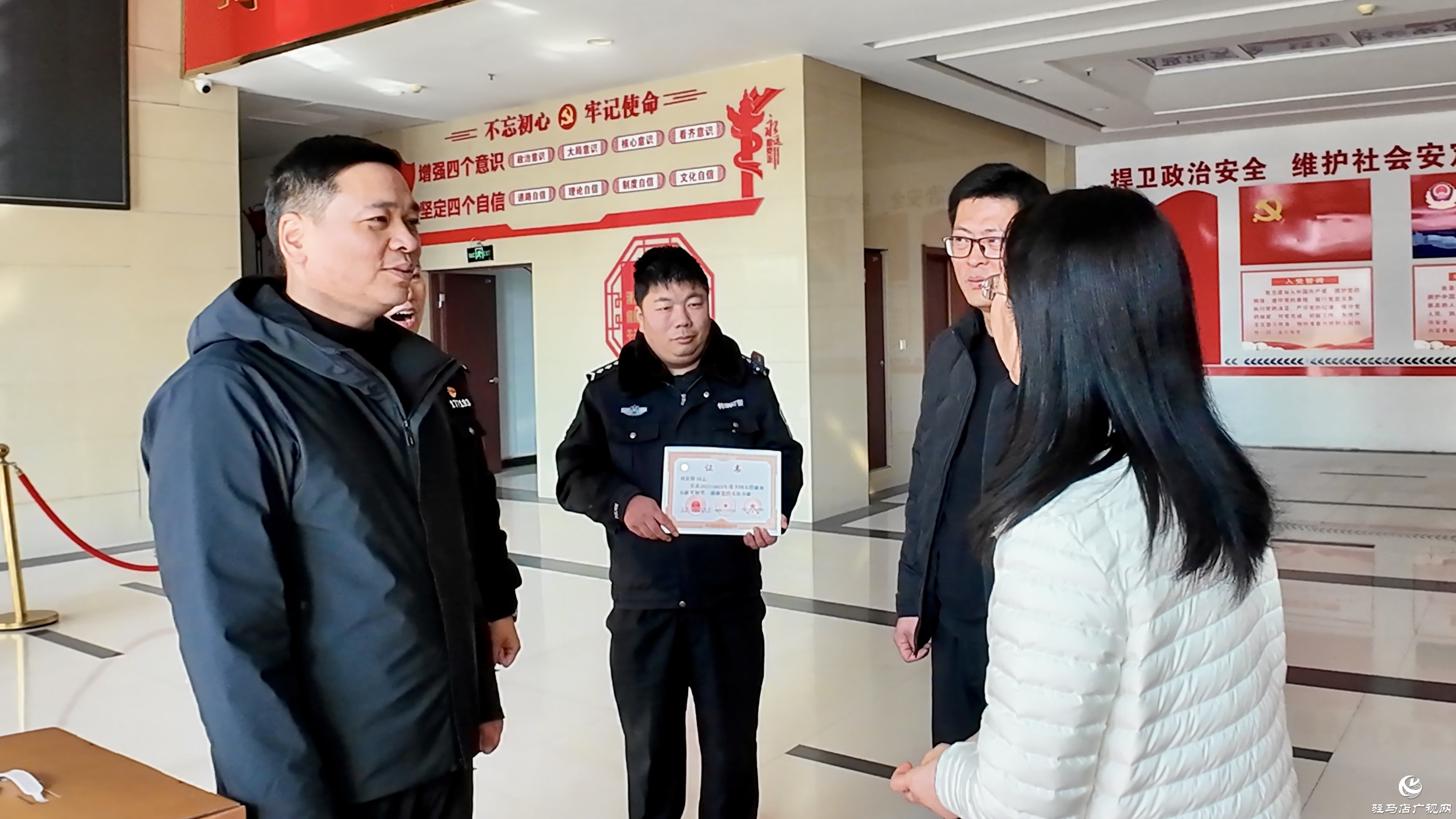 正陽縣開展中國人民警察節(jié)慰問熱血公安活動