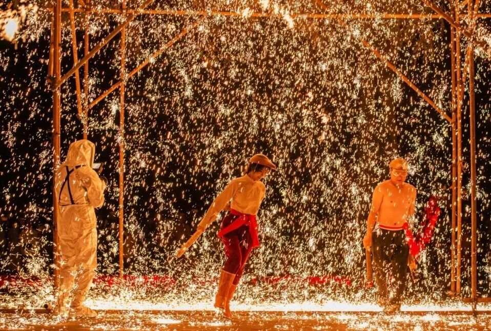 千年鐵花放時代光芒 | 駐馬店國家級非遺確山打鐵花代表性傳承人楊建軍榮獲百度百科年度影響力個人