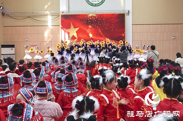 駐馬店市第三十三小學(xué)舉辦社團(tuán)美育成果展演